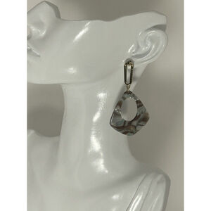 AVON "SERENE SHIMMER EARRINGS" Gold Tone & Light Weight Acrylic Dangle Earrings